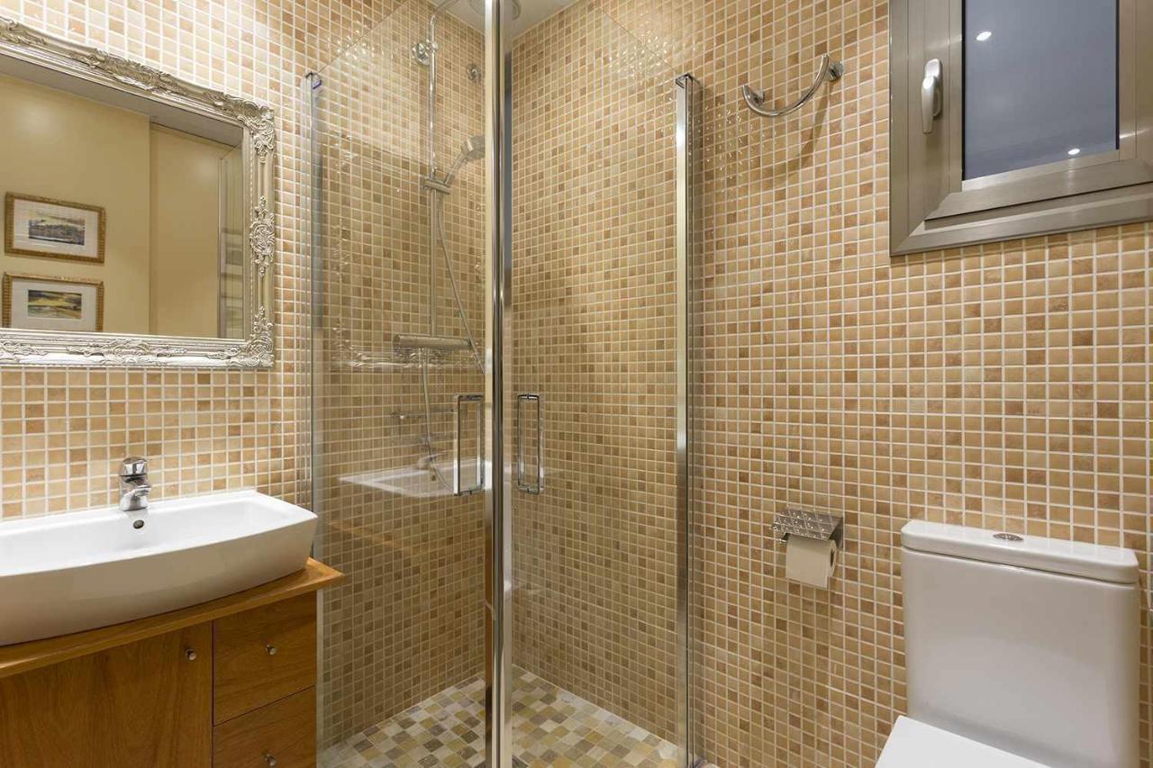 Beautiful Y Luxury Centrallylocated Lejlighed